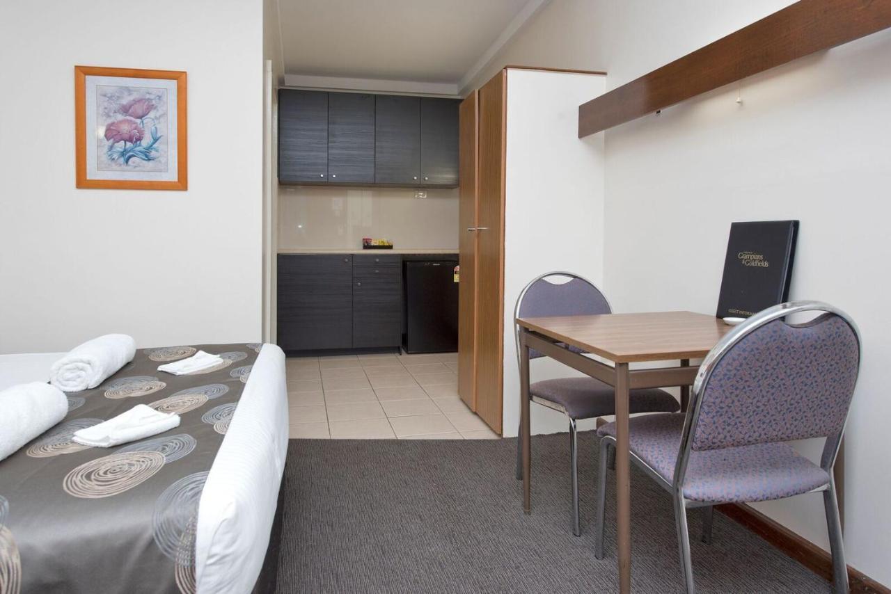 Hi Way Eight Motor Inn Стауэлл Экстерьер фото